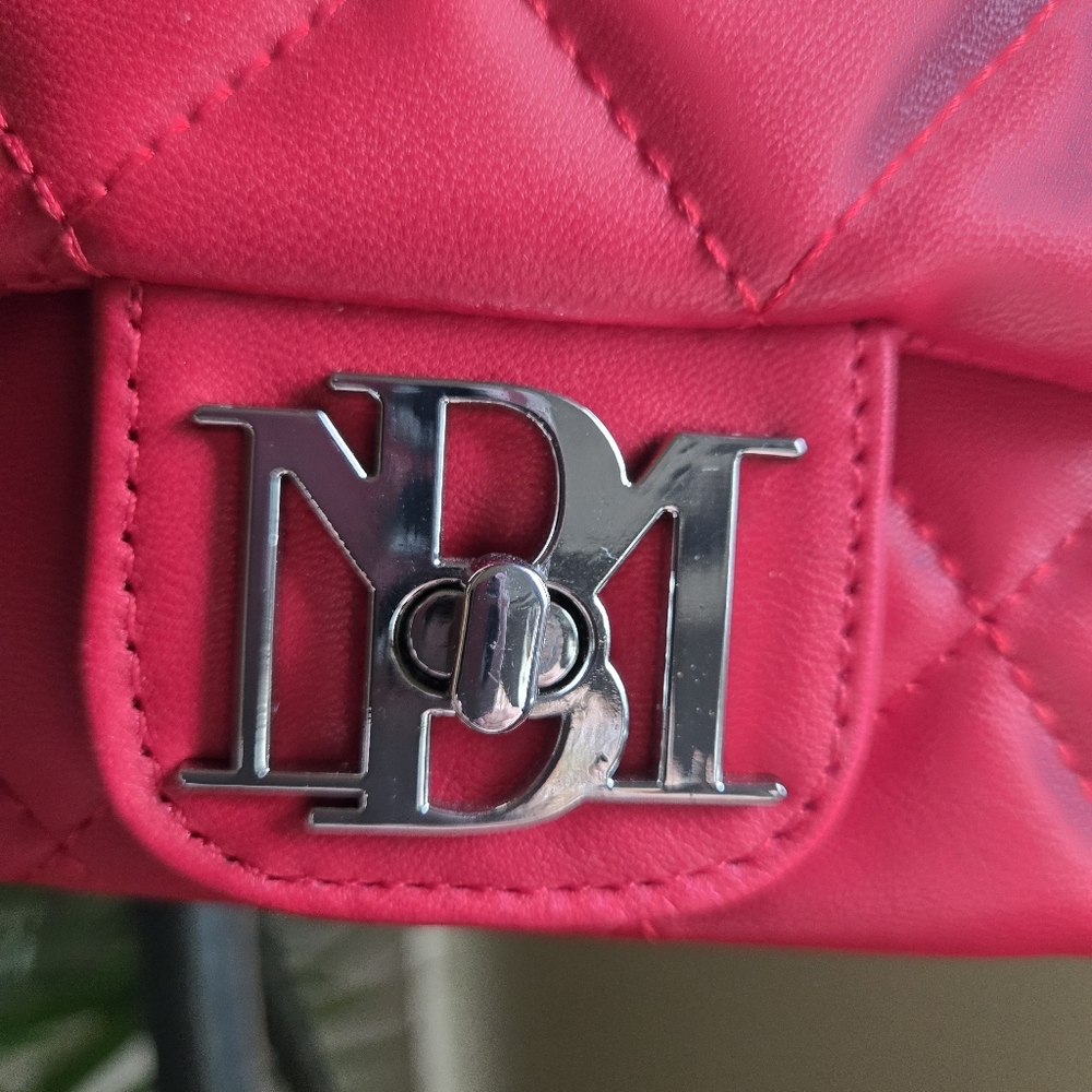 Badgley Mischka Red Quilted Faux Pearl Clutch Party Ready - Picture 5 of 13